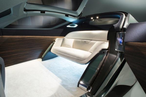 Rolls-Royce 103EX envisions the future of luxury mobility This is made possible by the adoption of an approach inspired by the world of great coachbuilders of the past.