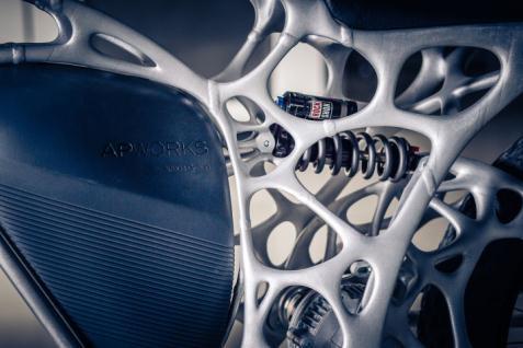 Airbus unveils 3D-printed motorcycle with bionic design 3D Printing Technology Each 3D-printed part of the Light Rider s frame is produced using a selective 3D laser printing system that melts