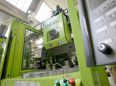 One that meets all your needs as regards productivity, precision, operational safety, utilisation of space and energy efficiency? With the ENGEL insert machine range, you're in safe hands.