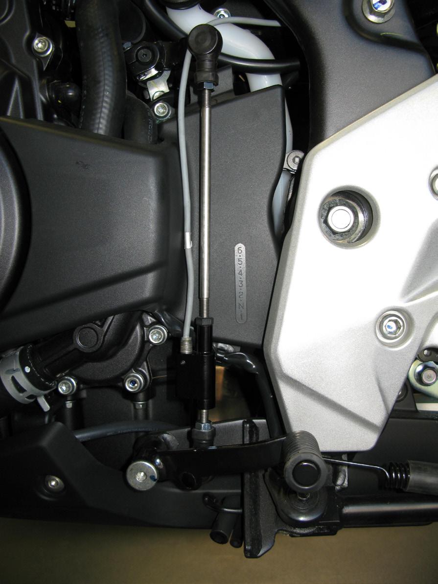 8>QUICKSHIFT 1. Remove the factory shift rod from the motorcycle s shift linkage. 2. Install the supplied shift switch onto the lower linkage. 3.