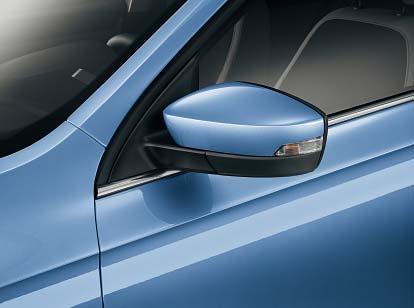The lower parts of the headlamps have angled covers that pay homage to the elegant Bohemian cut-glass legacy.