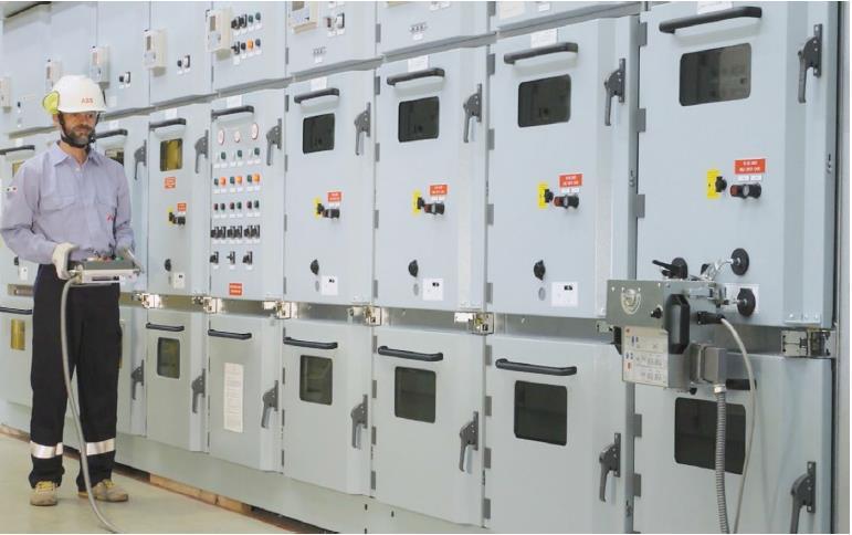 TruckMaster CS Remote racking solutions for enhanced personnel safety Suitable for withdrawable circuit breakers with rotary racking systems Carry out the racking in and out operations from a safe