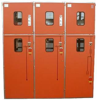 The switchboard cubicles can be separated each from the other at the busbar compartment.