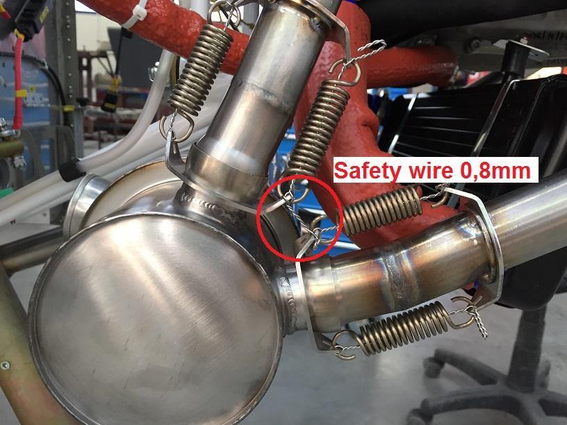 Figure 10: Exhaust tubes connection secured by 0,8mm
