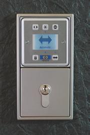 The field of the 24 GHz radar-equipped motion detector is defined electronically, allowing it to eliminate previously acquired door movements.