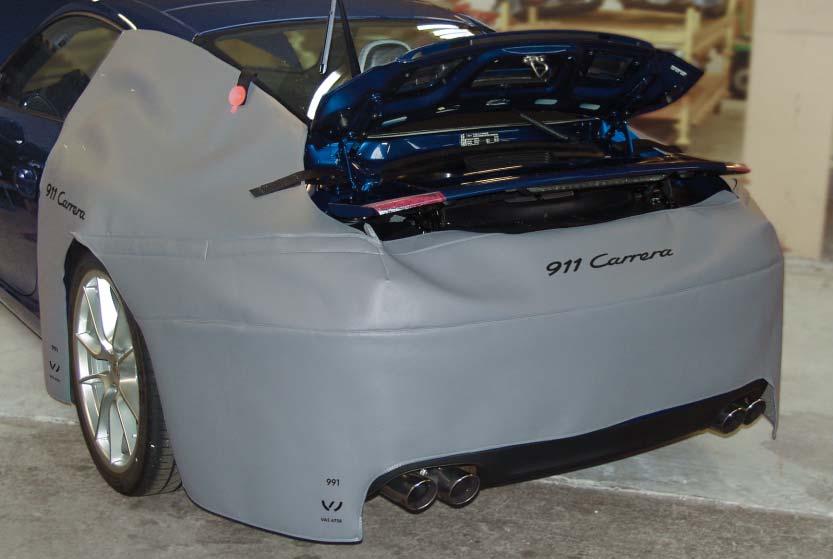 911 Carrera (991) Rear End and Fender Covers for 911 (991) Optimum protection and still free access, even with removed rear mask. Just loosen the Velcro attachment on the rear mask cover.