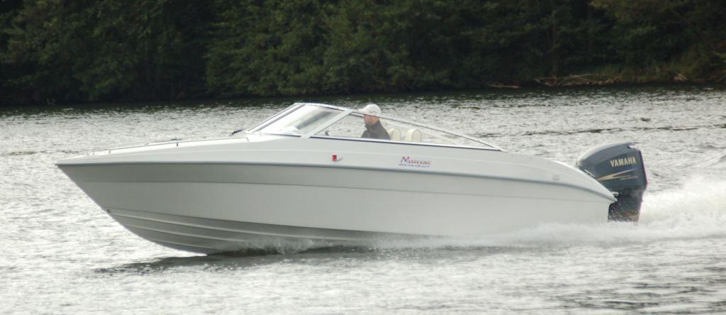 Nordic 22 DC outboard Technical data: Length: 6,70 m Beam: 2,39 m Draught: 0,65 m Weight: 1200 kg Fuel: