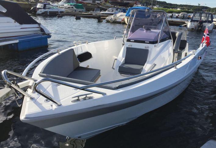 Nordic 22 CC outboard FACTORY FITTED OPTIONS: bow thruster 2 390,00 trim tabs 815,00