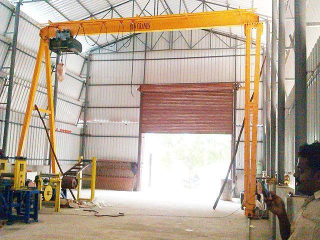 GANTRY CRANE We are specialized in offering Gantry cranes that are ideal for situations in which you have no elevated runway or top rail to run your crane along.