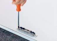 With AVENTOS HS, the door can be removed simply and quickly via the integrated CLIP technology.