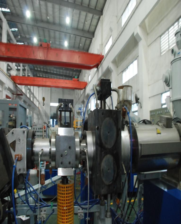 exchange mode - Hydraulic pressure auto-change sieve plate without stopping machine