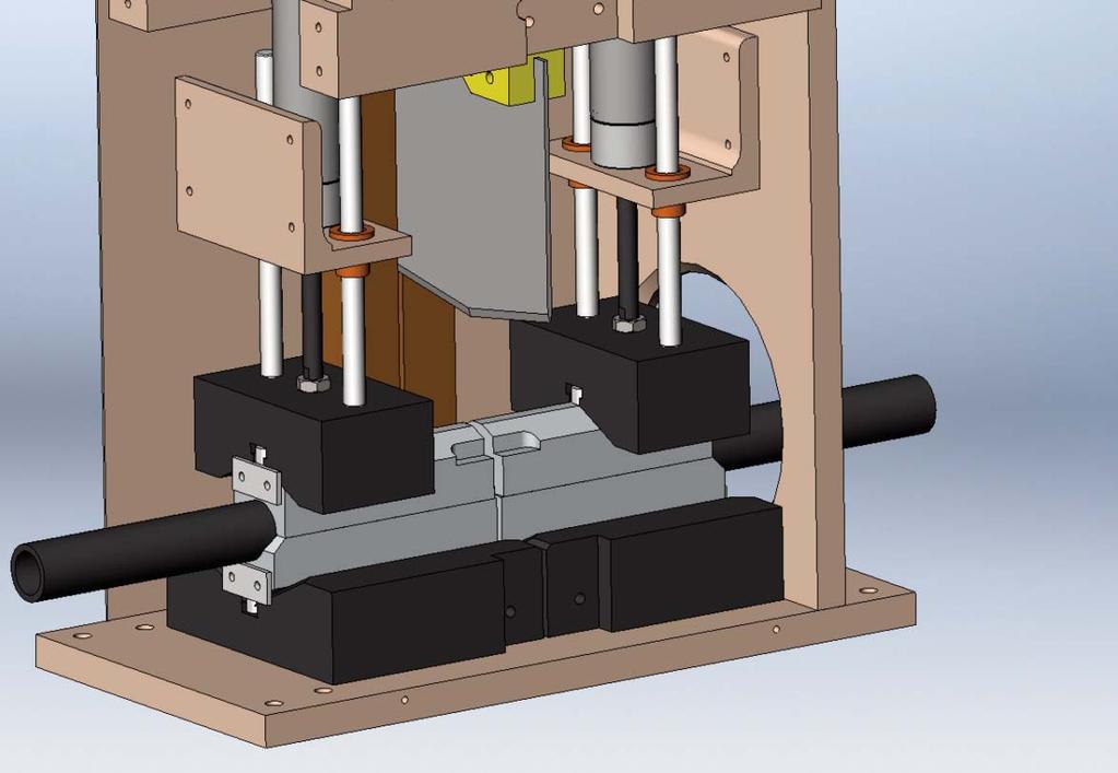 Extruded material enters the guillotine from the upstream side (right-to-left