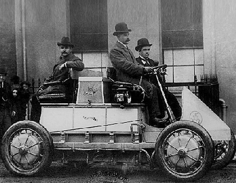 3. História hybridných elektrických vozidiel History of hybrid electric vehicles V roku 1900 Ferdinand Porsche, pracujúci pre spoločnosť Lohner Coach, vyvinul Mixte.