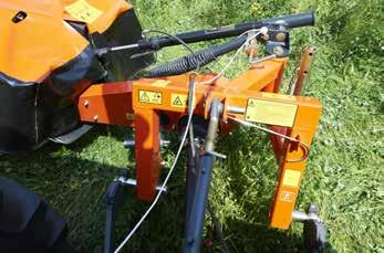 The Kubota cutterbar has a high oil capacity, ensuring a low working temperature. The long curved gear wheels run smoothly in oil and provide optimal power transmission with little slack.