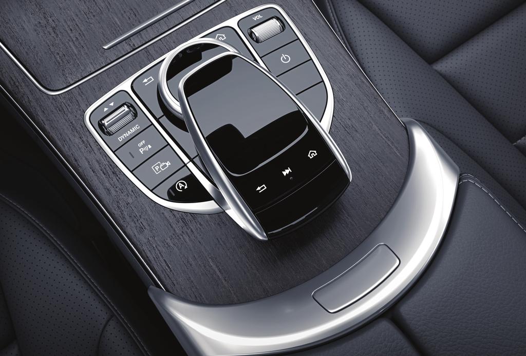 FURTHER HIGHLIGHTS Simply switch from sporty to comfortable tuning at the press of a button.