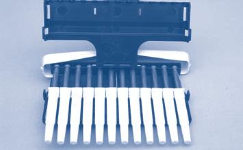 Piston-tray Cover Rake (upper) Rake (lower) 5) Lift the tip-holder upwards, away from the lower rake, then push the tip-holder back along the axis of