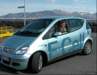 Goal: Hydrogen in Iceland Key current activities SMART-H 2 2007-2011 Demonstration of a fleet of hydrogen cars In total 27 cars have been in service 2007-20112011 12 H2 vehicles currently in service