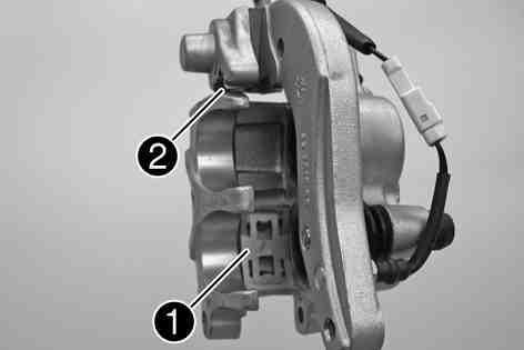 (Your authorized KTM workshop will be pleased to help.) Press the brake caliper by hand on to the brake disc in order to press back the brake pistons.