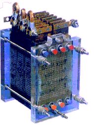 2.4. Batériové stanice Batériové stanice sa skladajú z viacero akumulátorových batérií prepojených do série, resp. paralelne.