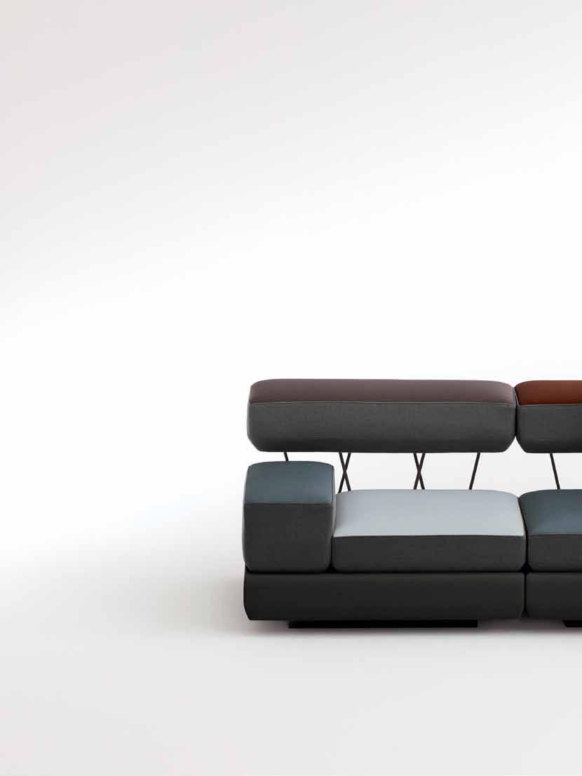 PL 520 PL 600 PL 510 Traditional configurations Three-seat couches are a classic form of upholstered furniture.