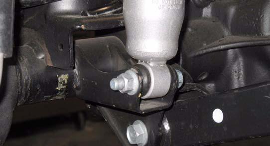 Kit Absorber (Shock) Bolt & Nut Axle 4. Install lower swaybar link mount back into bracket on axle. 5.