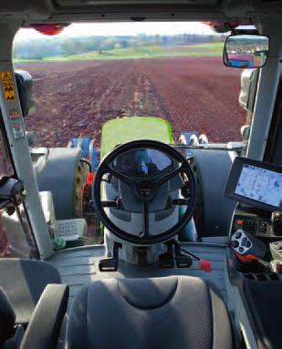 A clear view. The new cab. CIS 5-pillar design. The right solution for optimum visibility and excellent access. In the performance class between 100 and 200 hp tractors are used for all sorts of work.
