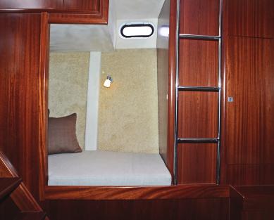 Cabin, toilet / Bathroom The owner s and crew cabin thanks to its careful planed layout offers plenty of space to relax, with