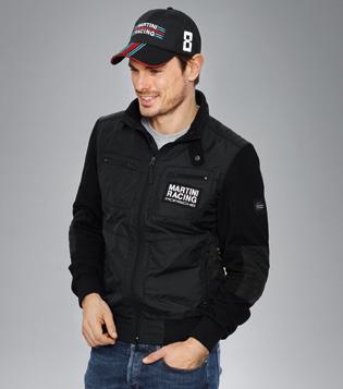Sporty jacket made of nylon and high-quality sweatshirt Robust and waterproof shoulder bag made of canvas Large umbrella, able to fit two people underneath, with Comfortable, soft