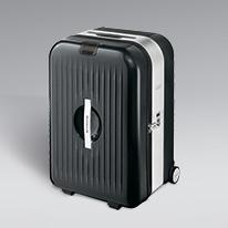 Luggage Luggage Twin-tube aluminium telescopic handle, can be extended twice Hand-brushed aluminium Two zipped side pockets TSA-approved lock [ 1 ] Suitcase AluFrame M. [ 2 ] Suitcase AluFrame L.