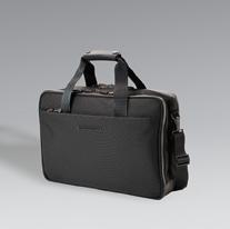 Luggage Luggage [ 1 ] Travel bag 911. [ 2 ] 2-In-1 messenger bag & backpack 911. [ 3 ] Laptop bag Metropolitan. [ 4 ] Travel bag XL Metropolitan.