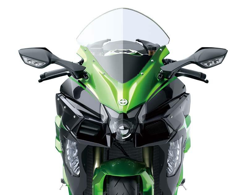 The Balanced Supercharged Engine delivers both exhilarating acceleration and superb fuel efficiency (25% better than that of the Ninja H2).