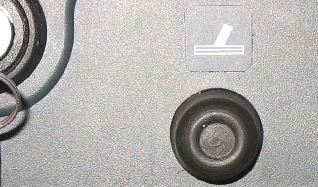 The silent mde symbl appears in the display. Slutin flw tip-switch (Fig. 4/13) This tip-switch is used t regulate the amunt f slutin. Additinally, slutin amunt is adapted t driving speed.