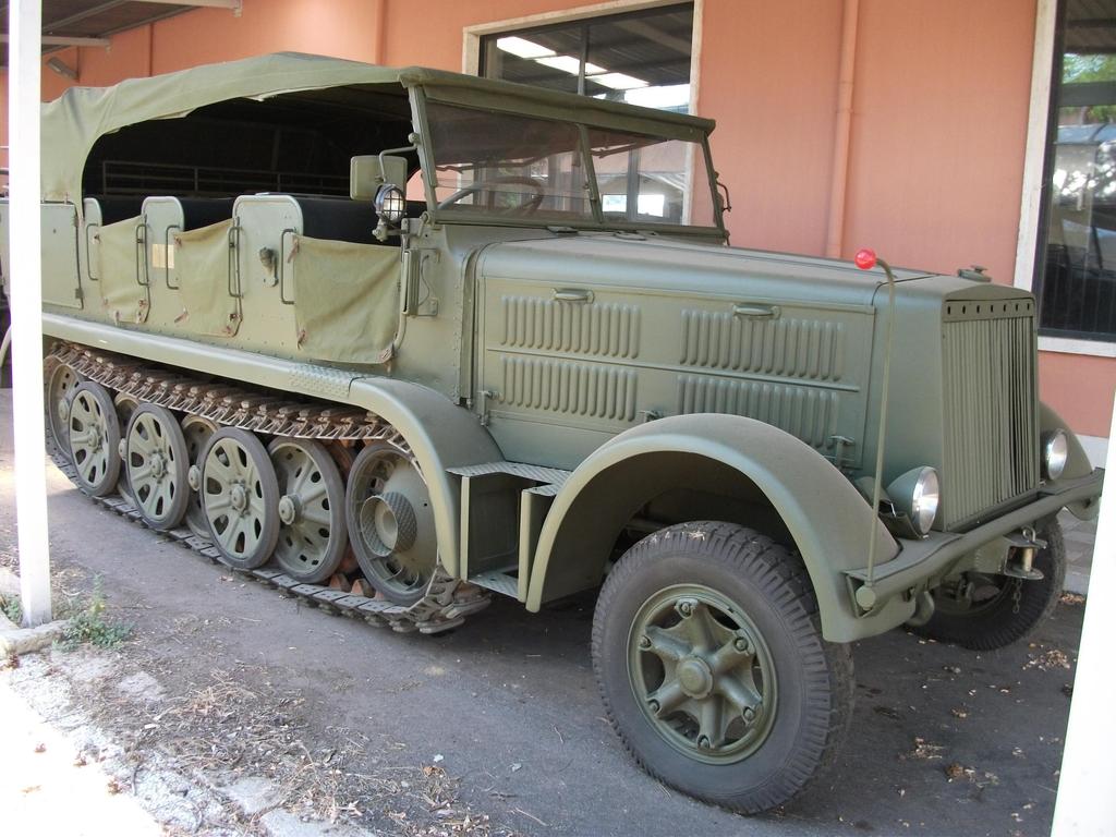 The vehicle is under restoration in Czech Rep. Pierre-Olivier Buan, August 2012 SdKfz.