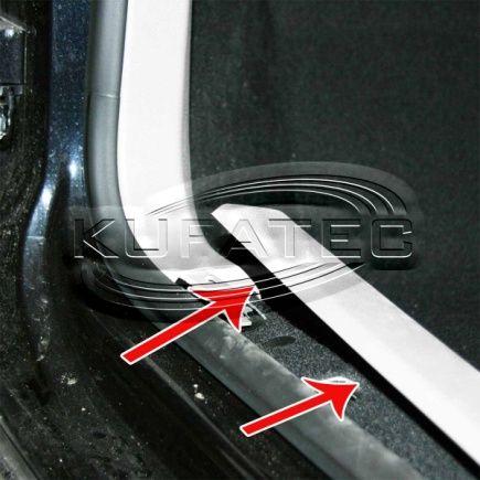 3 Remove the plastic covers of the entrance to the car
