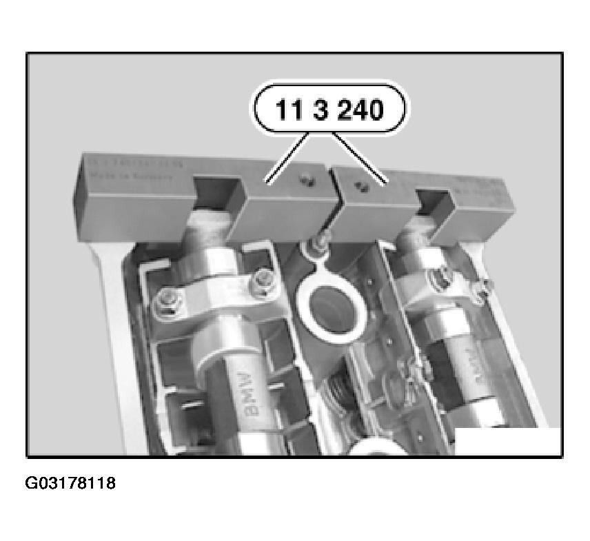 Fig. 201: Fitting Special Tool 11 3 240 To Camshafts Attach special tool