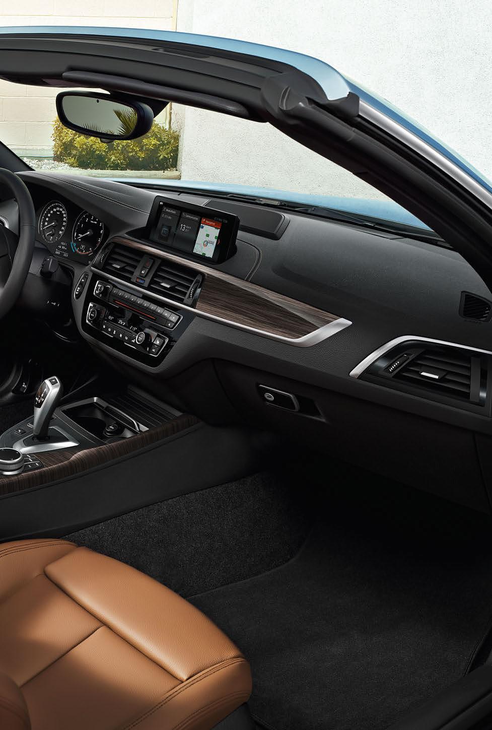 PREMIUM INTERIOR WITH TOP-CLASS WORKMANSHIP BMW CONNECTED