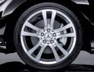 40 EQUIPMENT ACCESSORIES The final touch for a great first impression. Puhala 18" 5-twin spoke incenio alloy wheels It s hard to go unnoticed in your new C-Class.
