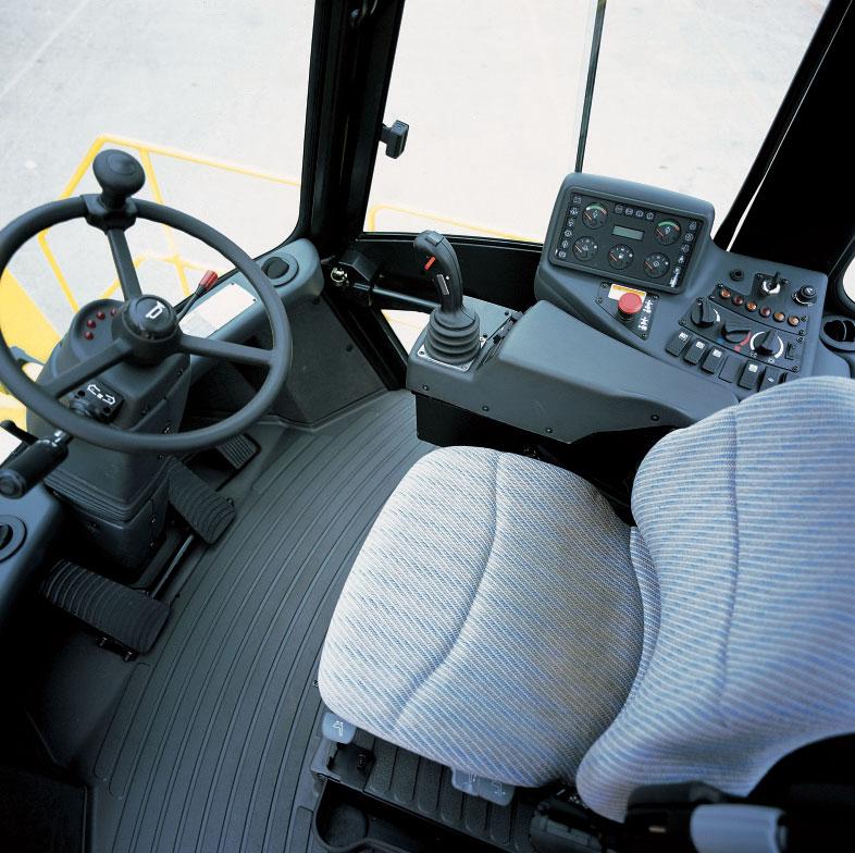 Comfort & Ergonomics The Hyster Vista operator compartment (available either as Open Operator Module or as a fully equipped Cab) is the acknowledged state-of-the-art driver s environment in the