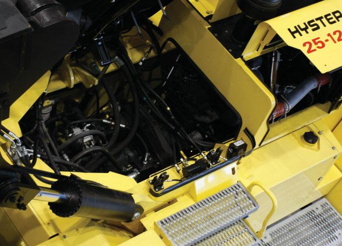 Service Made Easy Tilting Cab The tilting cab is a standard feature on Hyster Big Trucks, however not a common sight in the industry.
