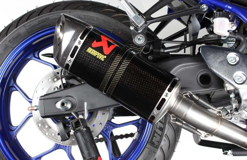 5. Correctly position the carbon-fiber clamp and slide it onto the muffler - bear in mind the right offset of the