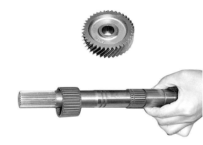 Check the surface conditions on: Input shaft Main shaft and s Counter shaft and 5th drive Y220_03B096 4.