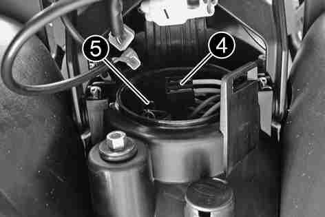 MAINTENANCE WORK ON CHASSIS AND ENGINE 162 Disconnect plug-in connector. Push off the retaining clamp on both sides, squeeze and fold to the side. Remove headlight bulb.