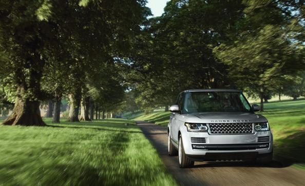 With its three classic lines of the lower accent graphic, roofline and continuous waistline, the Range Rover is unmistakable.