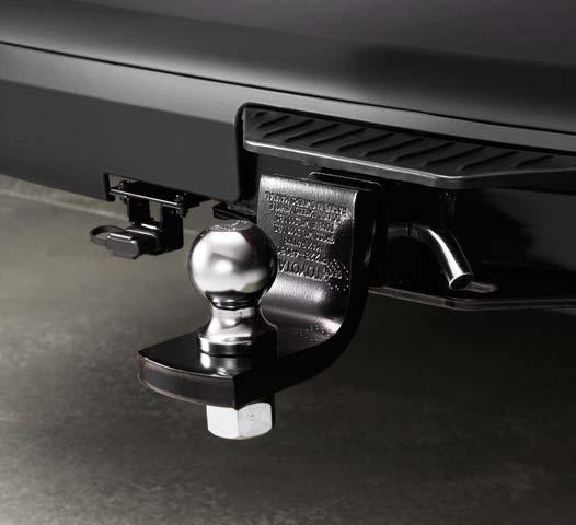 EXTERIOR ACCESSORIES Tow Hitch Receiver 3 It is engineered to help accommodate your Highlander s maximum tow rating.