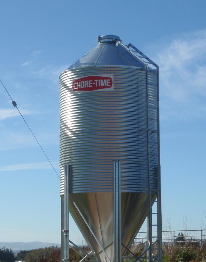 the silo roof to the side ladder. Round rungs feature raised, non-skid surface and are permanently attached to the ladder rail for a hand-filling, secure grip.
