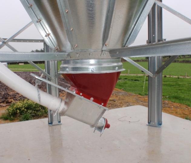 Transparent Bins/Boots Visually inspect the flow of the feed to the bin s boot and auger system with one of Brock Chore-Time s transparent bin transitions.