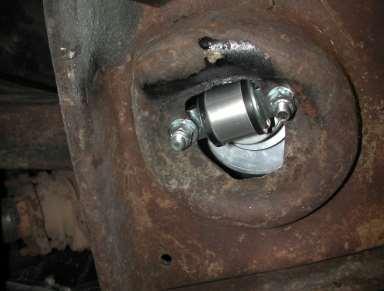 The air-fitting hole should point towards the front of the vehicle. The bellow can be rotated separate of the shock to alter the air fitting location. 11.