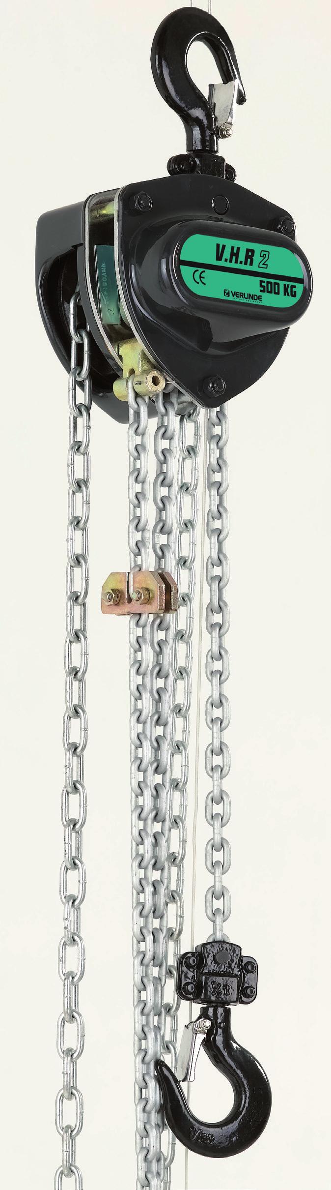 > High resistance category 80 steel alloy lifting chain with galvanised finish ensuring corrosion resistance.