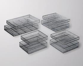 [ Heat bowl, baskets ] Baskets Baskets in steel wire, rilsan. Heat resistant plastic-coated, grey, with corner reinforcements. Stacking frame ø 6 mm. Grid wire ø 2.5 mm. Mesh width 40 x 25 mm.