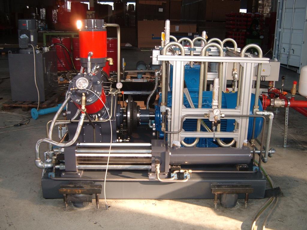 BOOSTER is a reciprocating compressor driven by a hydraulic double effect, cylinder.